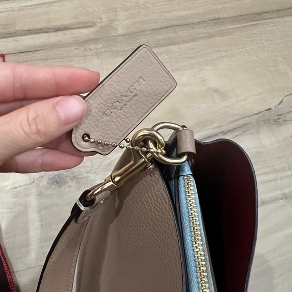 Coach purse - Picture 6 of 11